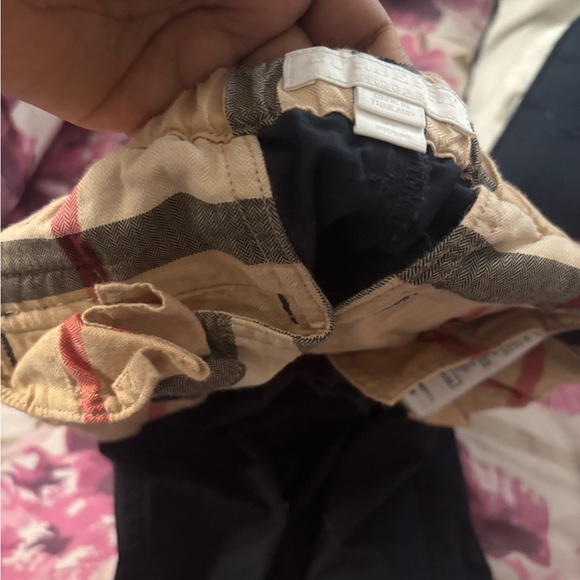 Kids Burberry pants size 3T with tags - Picture 2 of 4